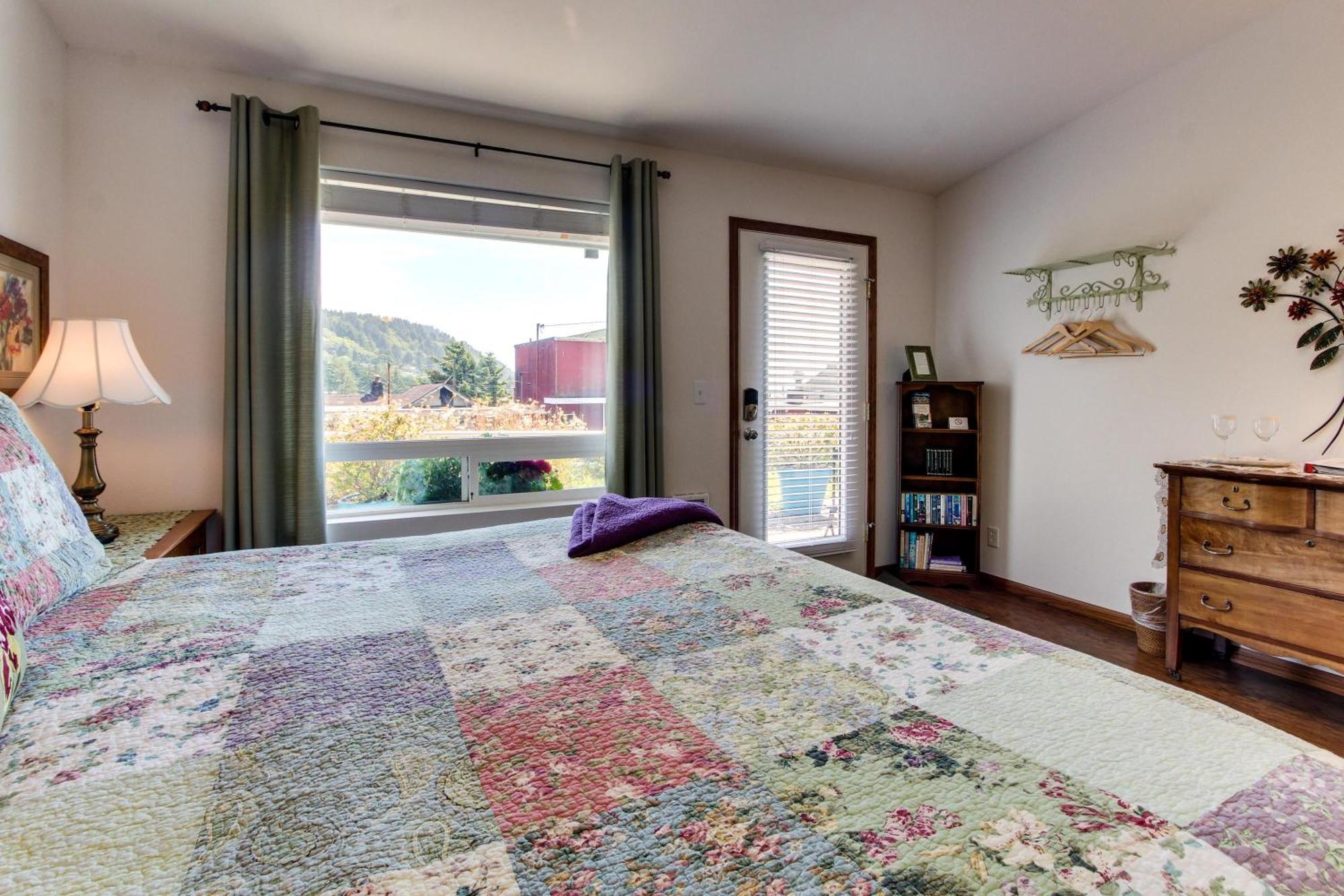 Ocean Cove Inn Yachats Rom bilde